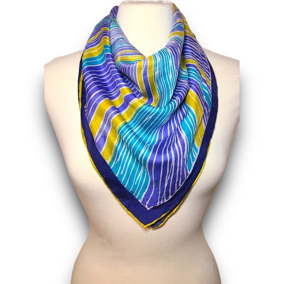 (2) VERA NEUMANN SILK SCARVES! - Picture 5 of 13